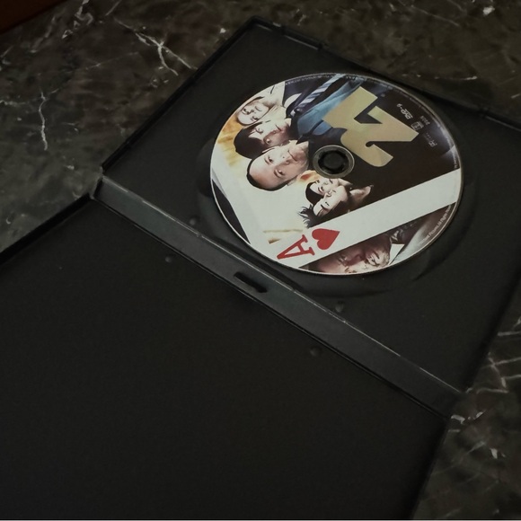 21 DVD - Picture 4 of 4